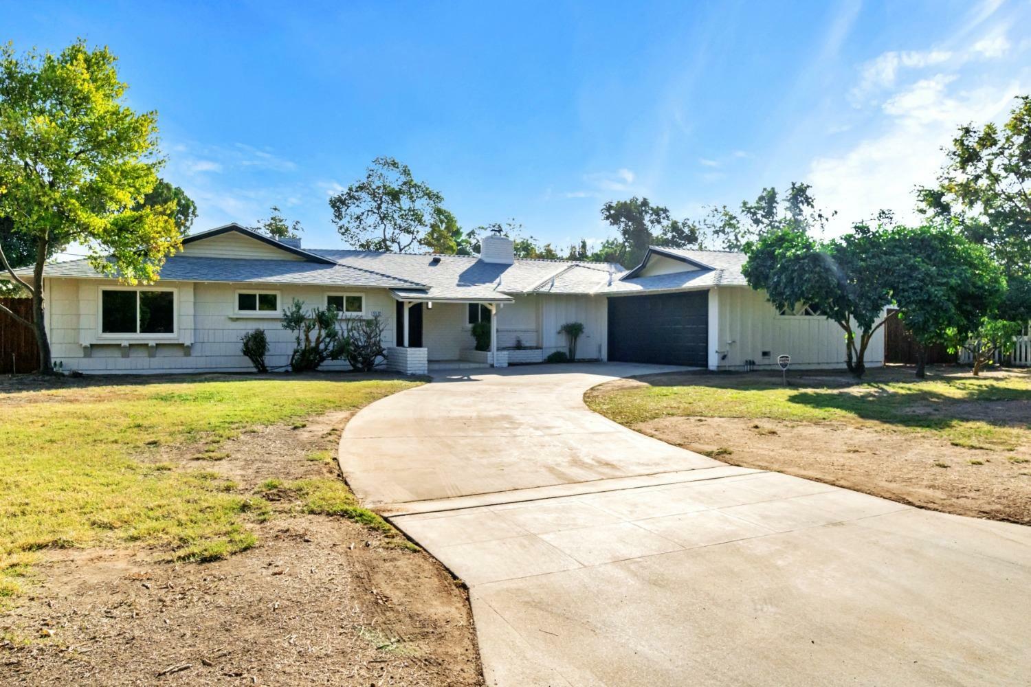 Property Photo:  5572 N Nantucket Avenue  CA 93704 