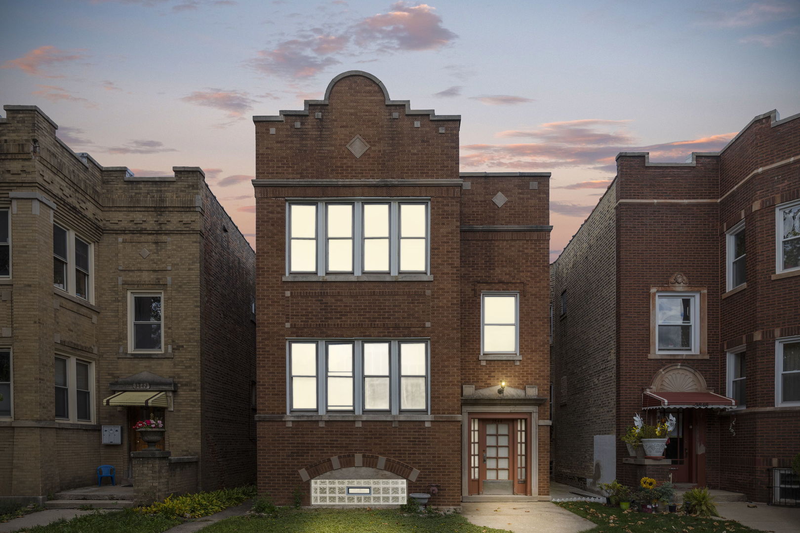 Property Photo:  3844 N Sawyer Avenue  IL 60618 