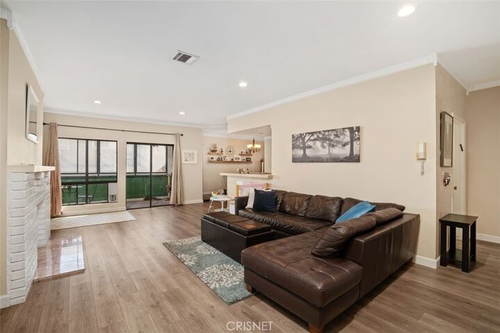 6240 Whitsett Avenue 101  North Hollywood CA 91606 photo