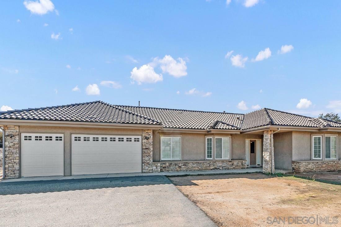 Property Photo: 27216 Shiloh Lane CA 92082