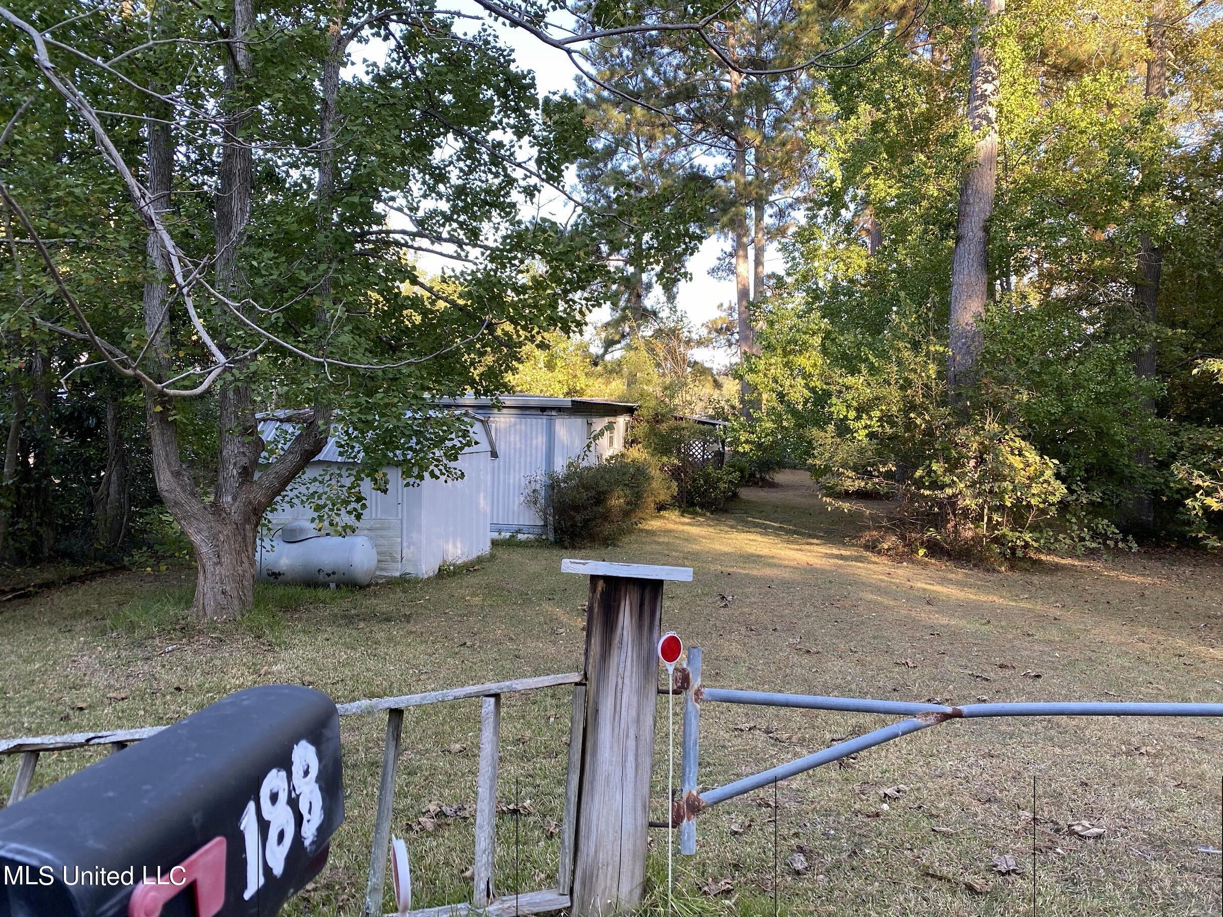 Property Photo: 188 Lakeshore Dr Road MS 39145
