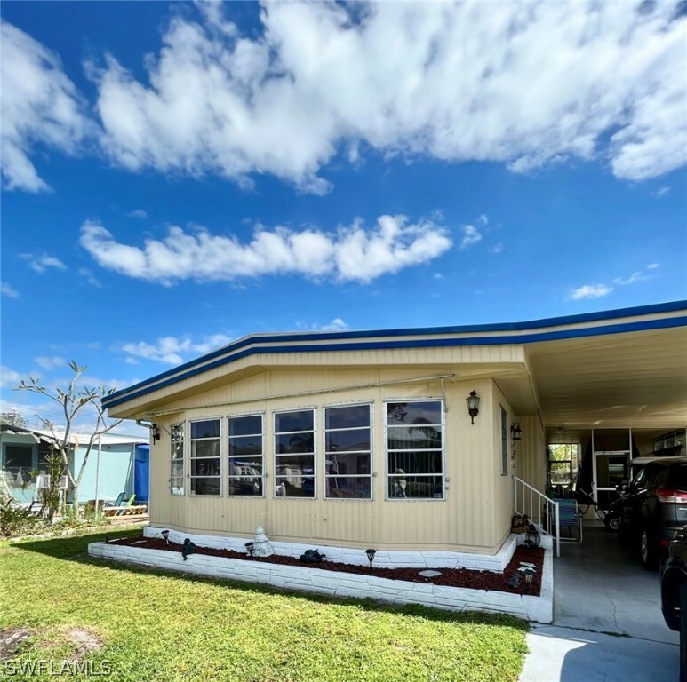 Property Photo:  728 Knotty Pine Circle  FL 33917 