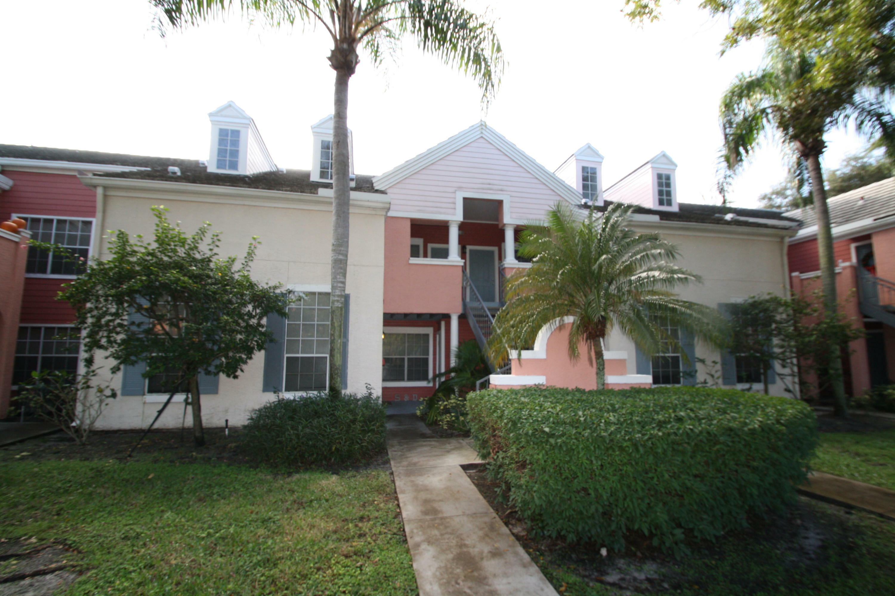 Property Photo: 1011 Crystal Way L FL 33444