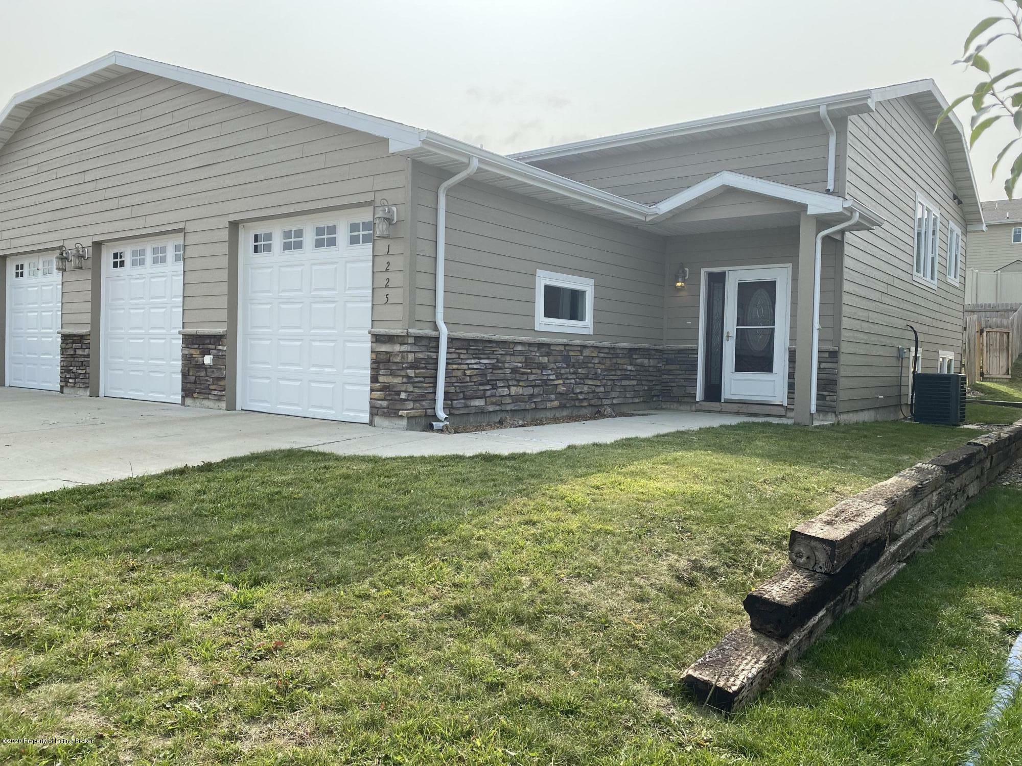 Property Photo:  1225 24th Street W  ND 58601 