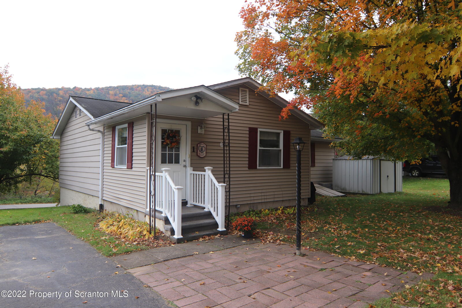 Property Photo:  1 Chestnut Street  PA 18657