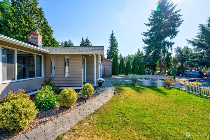 Property Photo:  122 NE 156th Street  WA 98155 