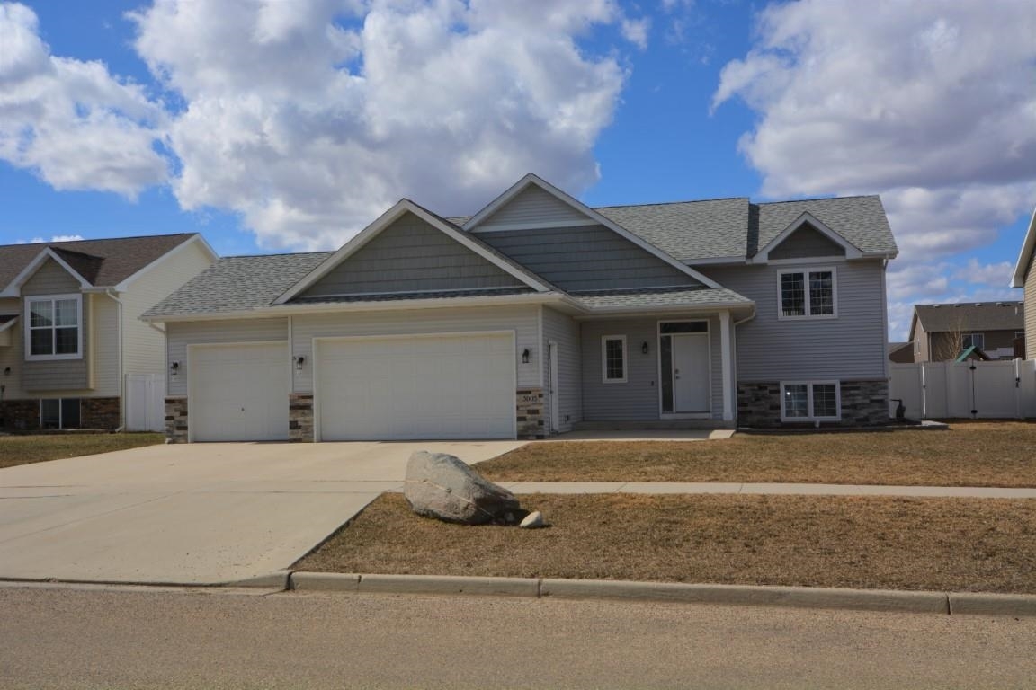 Property Photo:  3005 8th Street NW  ND 58703 