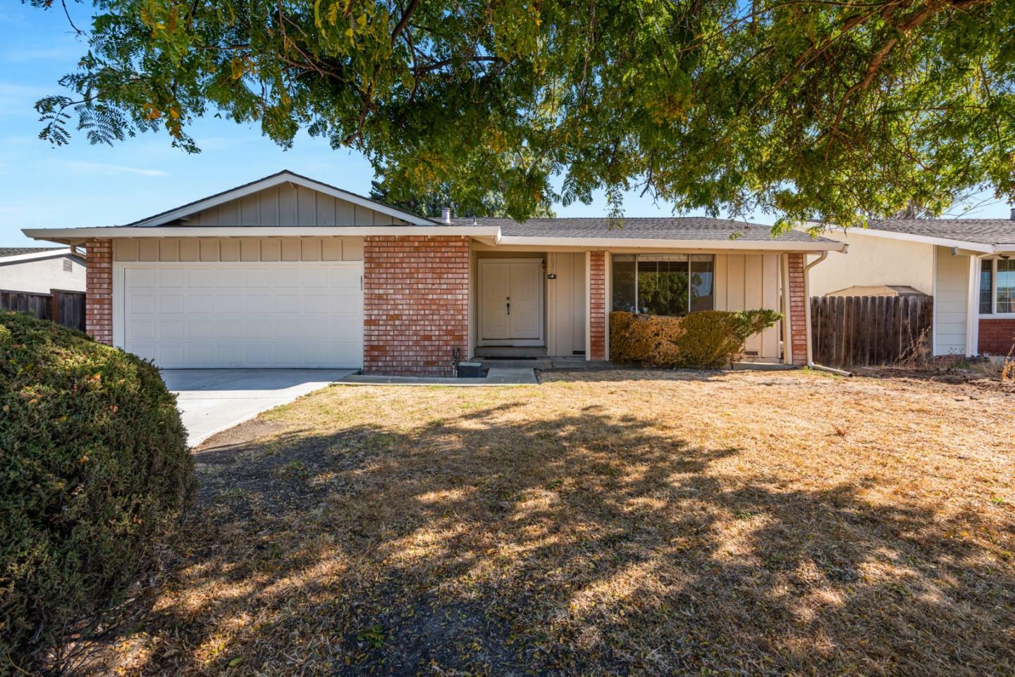 Property Photo:  5562 Shadowcrest Way  CA 95123 