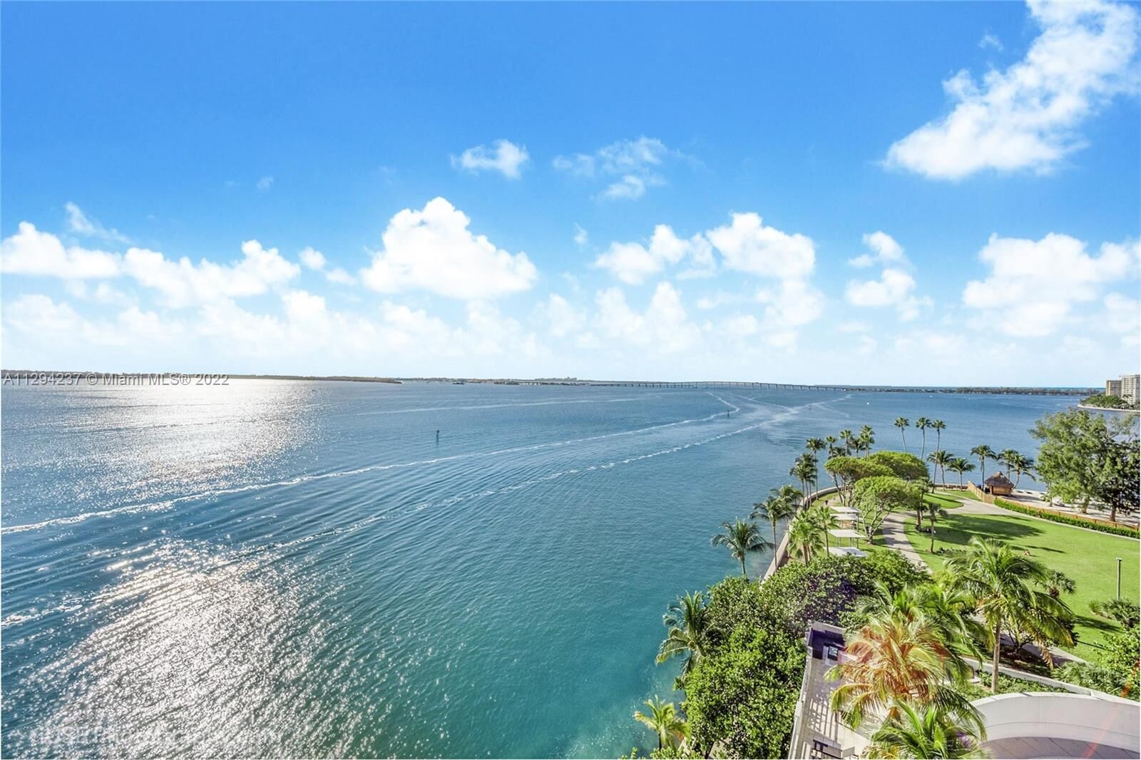 Property Photo:  800 Claughton Island Dr 904  FL 33131 