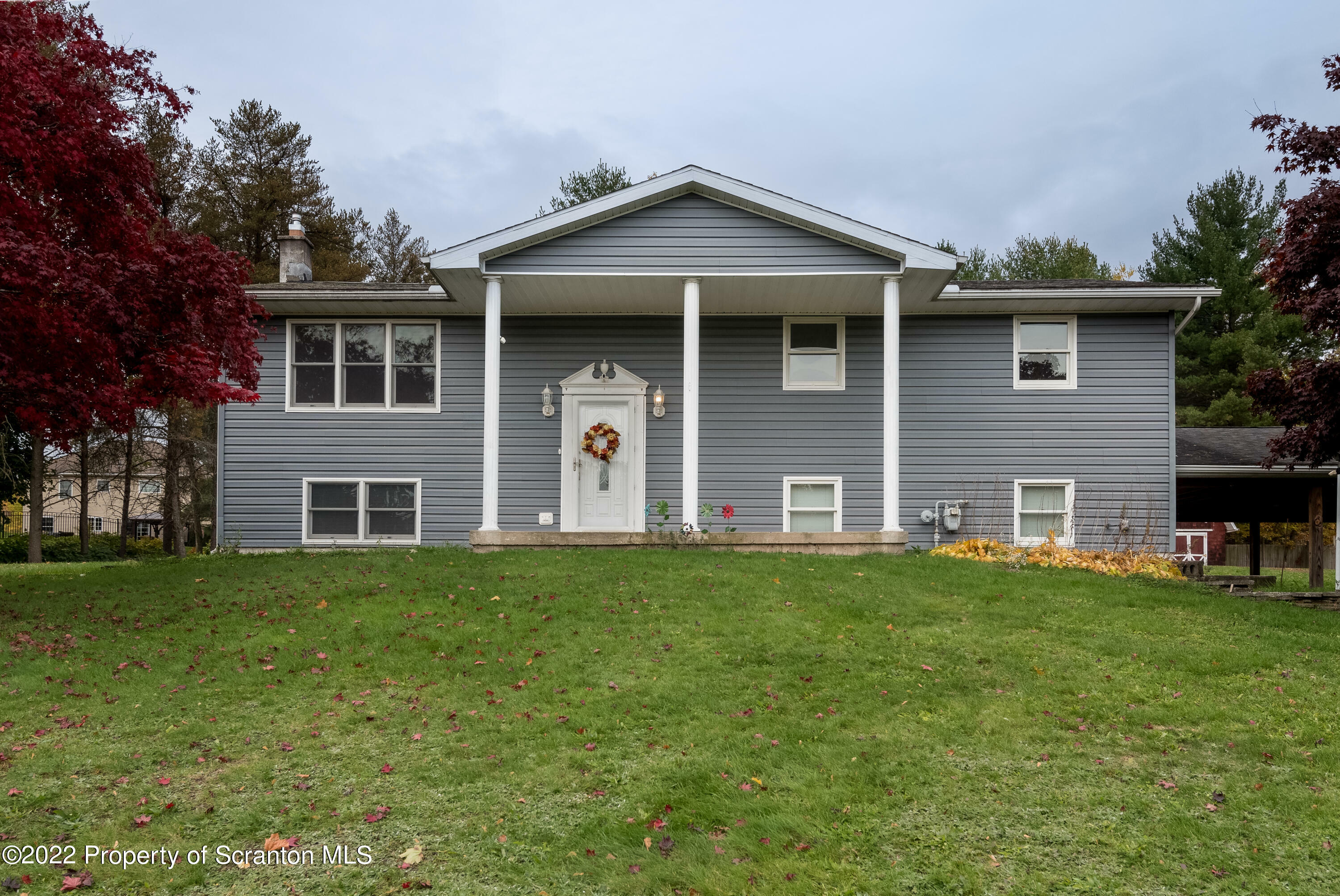 Property Photo:  220 Moosic Street  PA 18447 