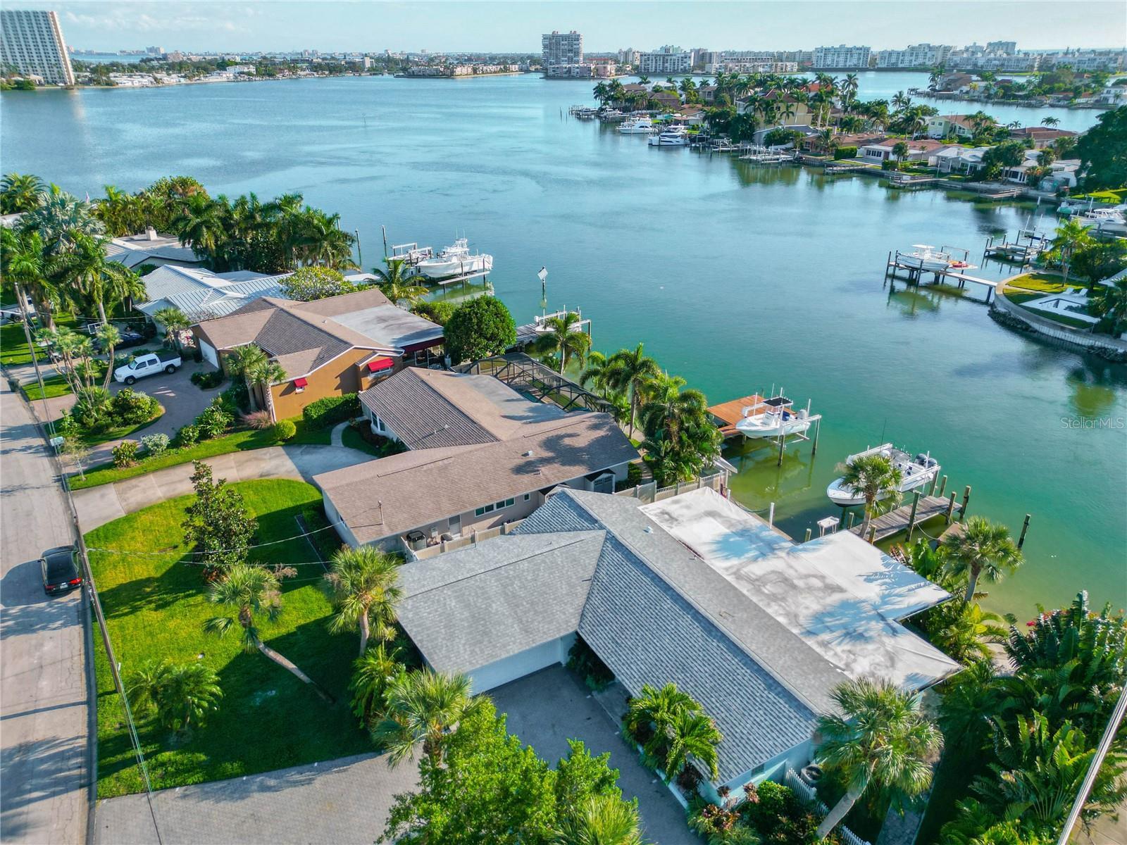 Property Photo: 601 79th Circle S FL 33707
