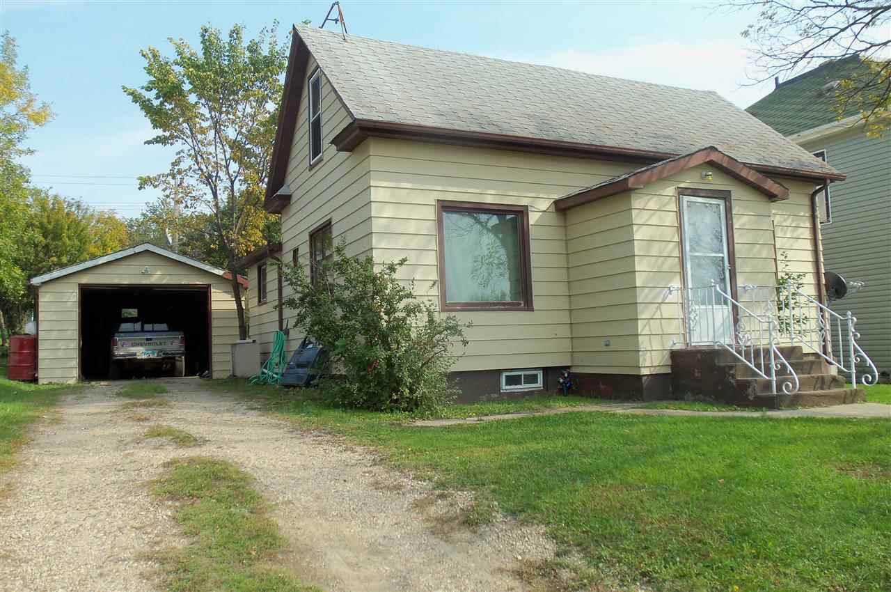 Property Photo:  514 NW 3rd Avenue  ND 58746 