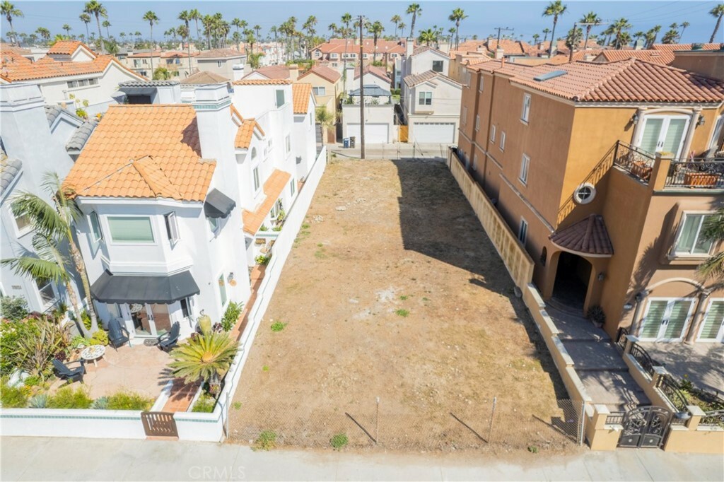 Property Photo: 114 21st Street CA 92648