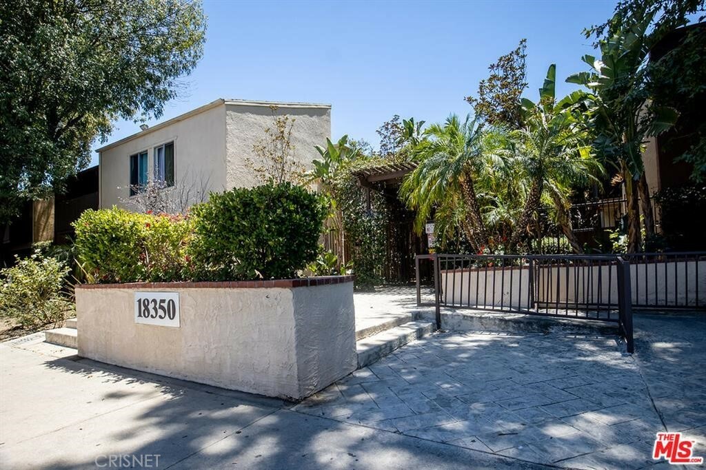 Property Photo:  18350 Hatteras Street 208  CA 91356 