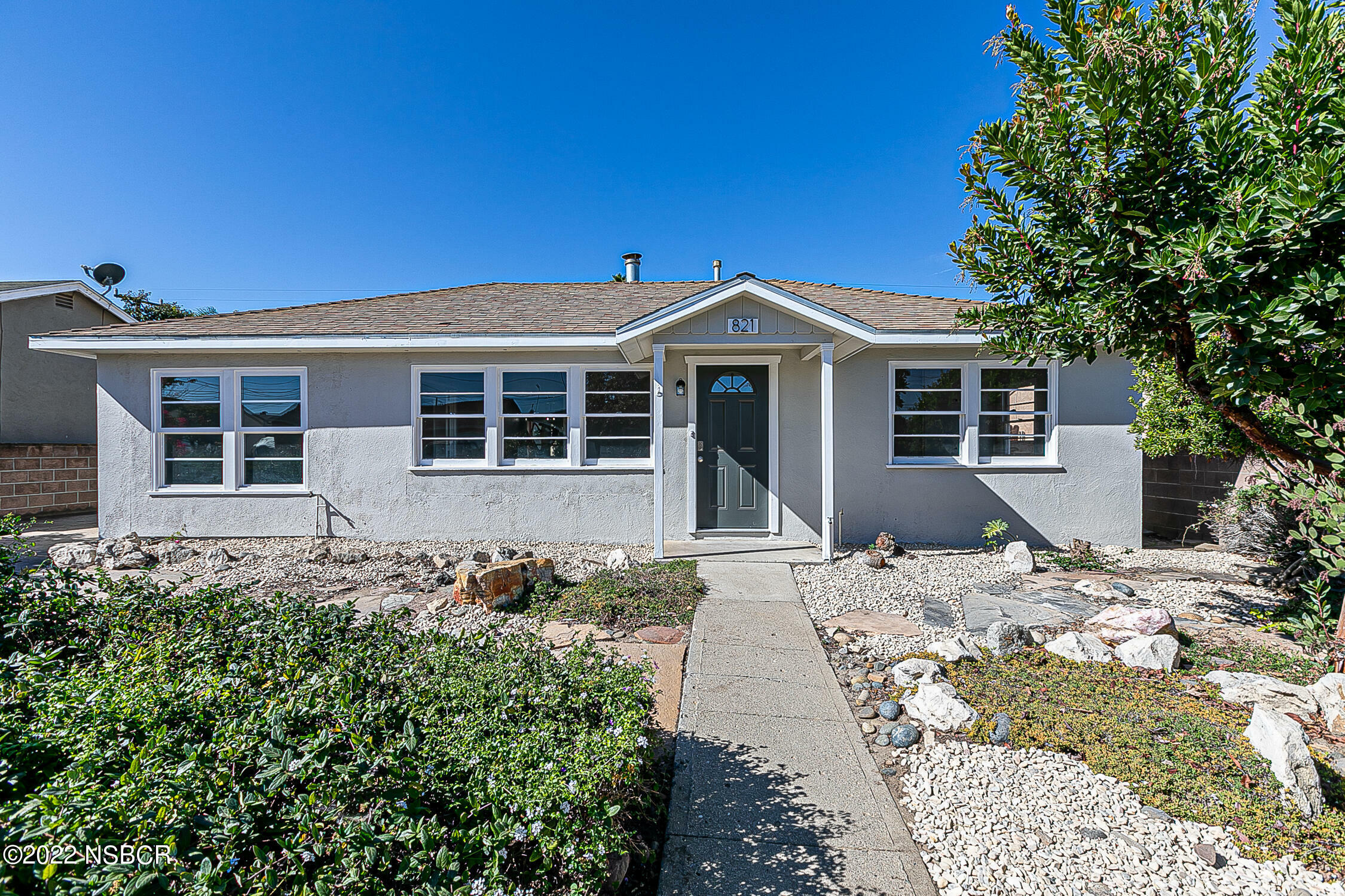 Property Photo: 821 N Barbara Street CA 93458