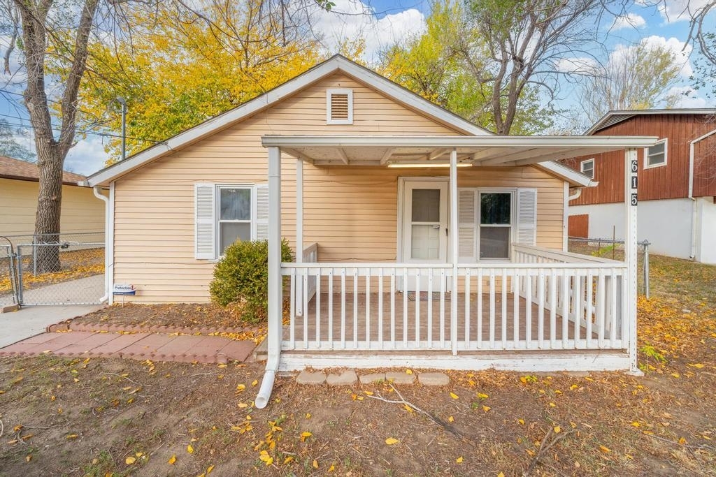 Property Photo:  615 N Sheridan St  KS 67203-5040 