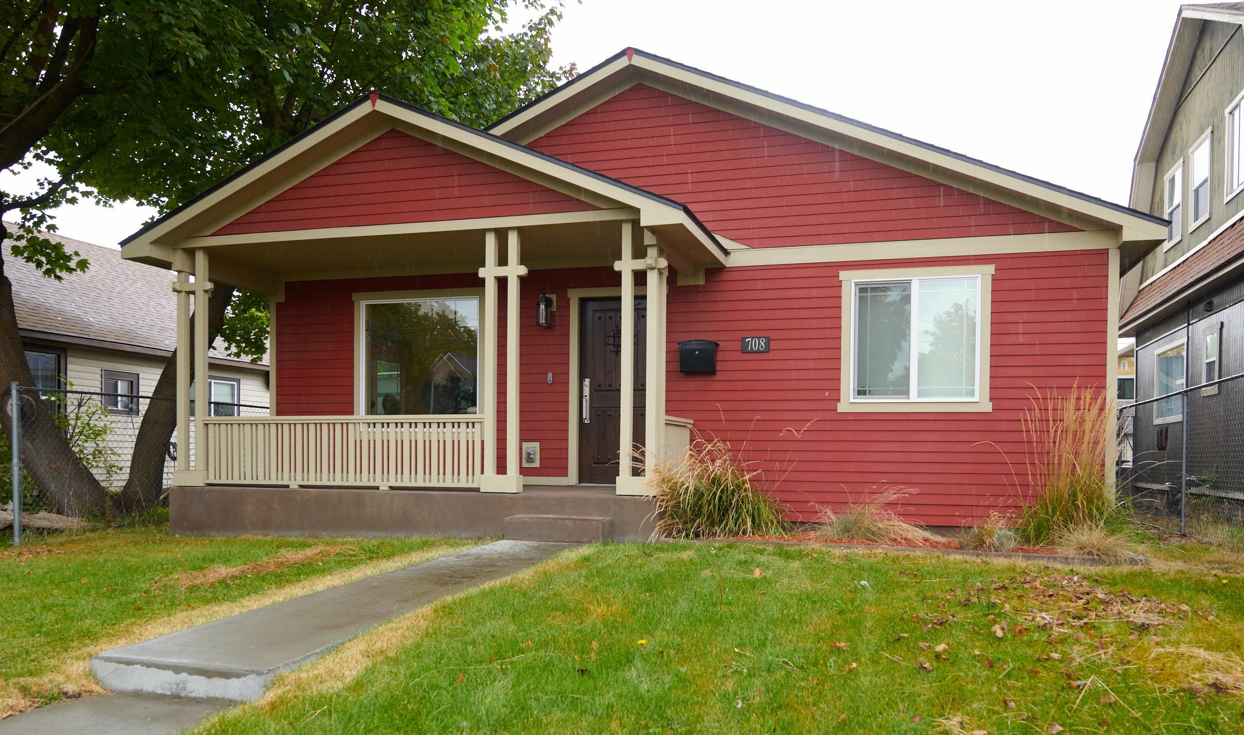 Property Photo:  708 W Buckeye St  WA 99205 