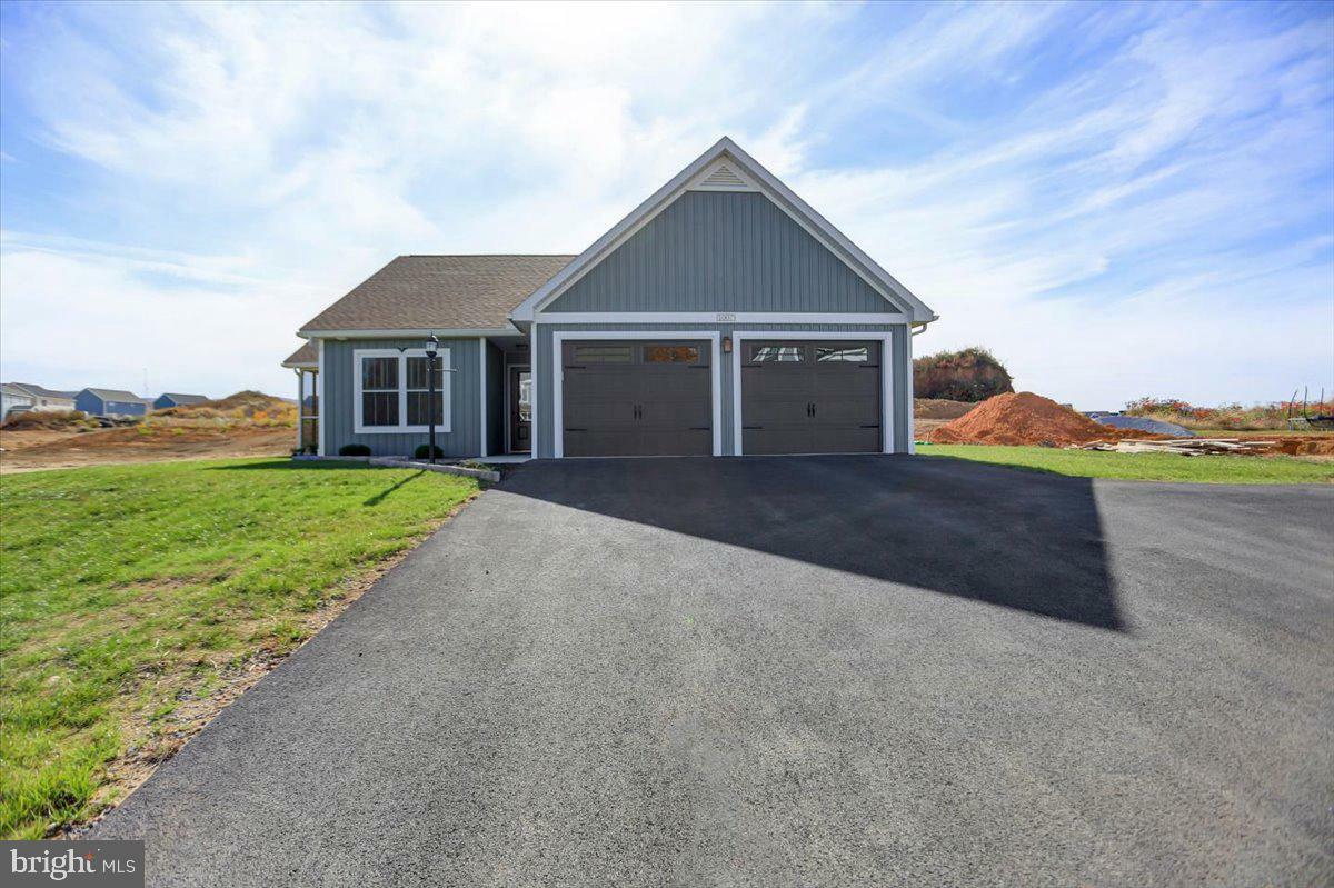 Property Photo: 1007 Southwood Drive PA 17257