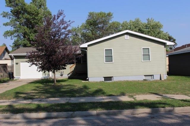 Property Photo: 508 9th St NW ND 58703
