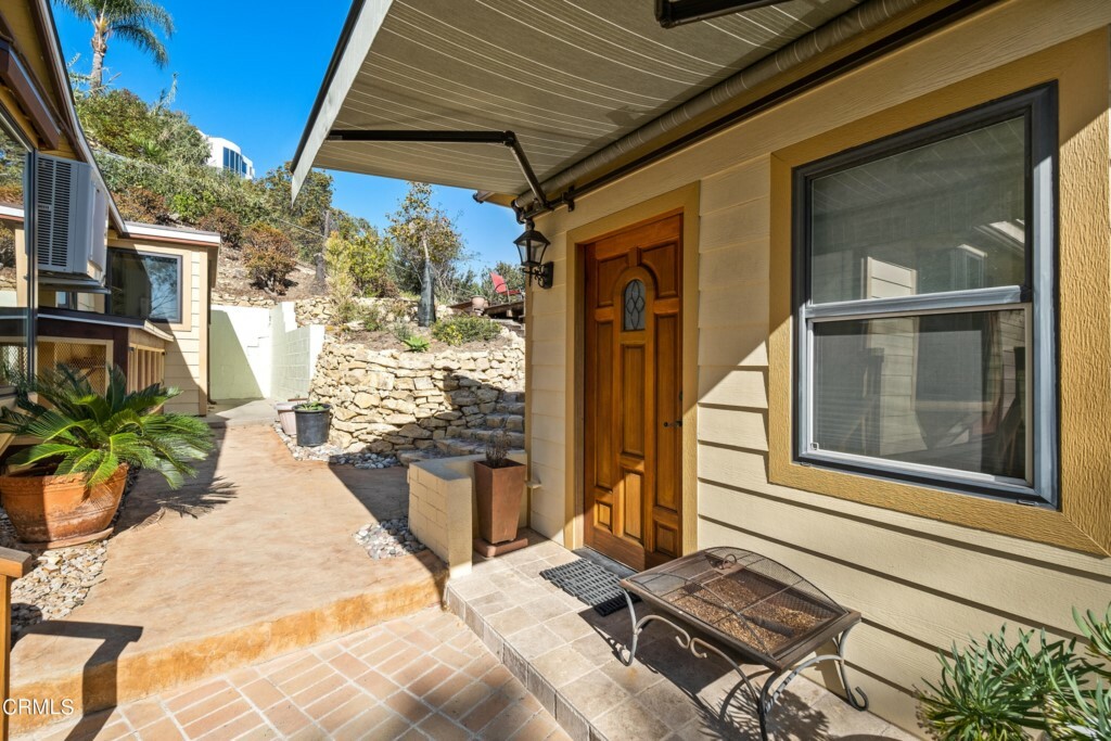 Property Photo: 659 Pheasant Drive CA 90065