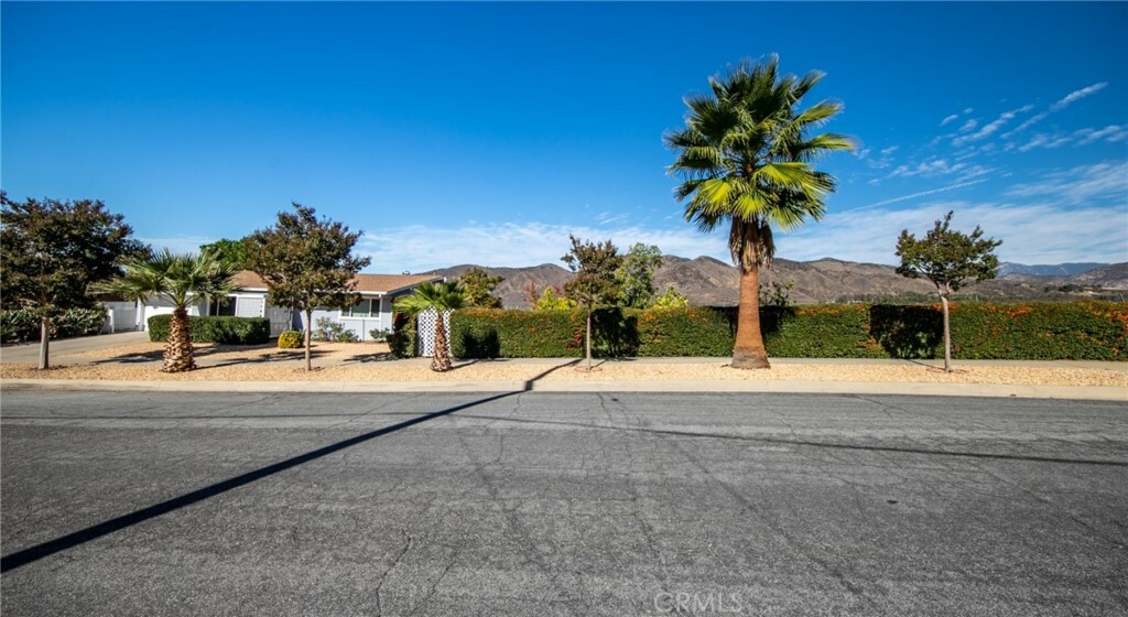 Property Photo:  11902 Peach Tree Road  CA 92399 