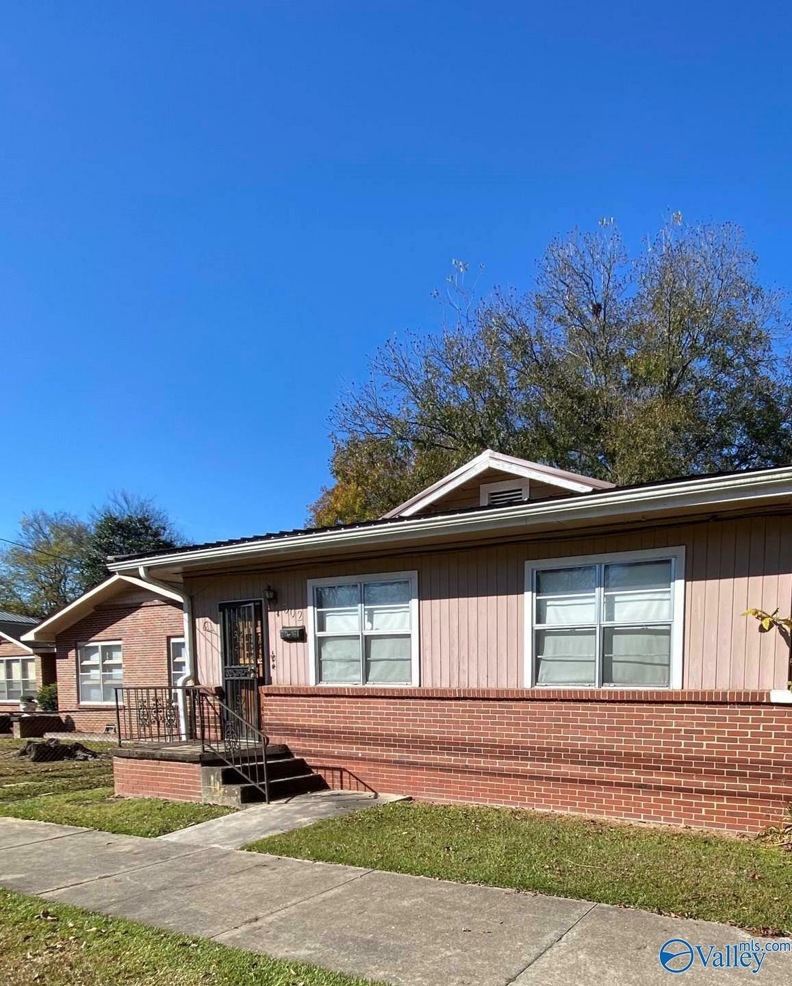 Property Photo:  502 N 9th Street  AL 35901 