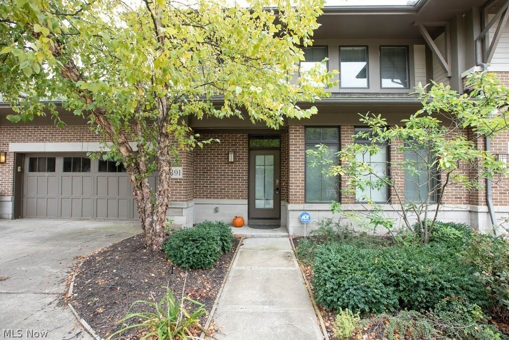 Property Photo:  1391 Slate Court  OH 44118 