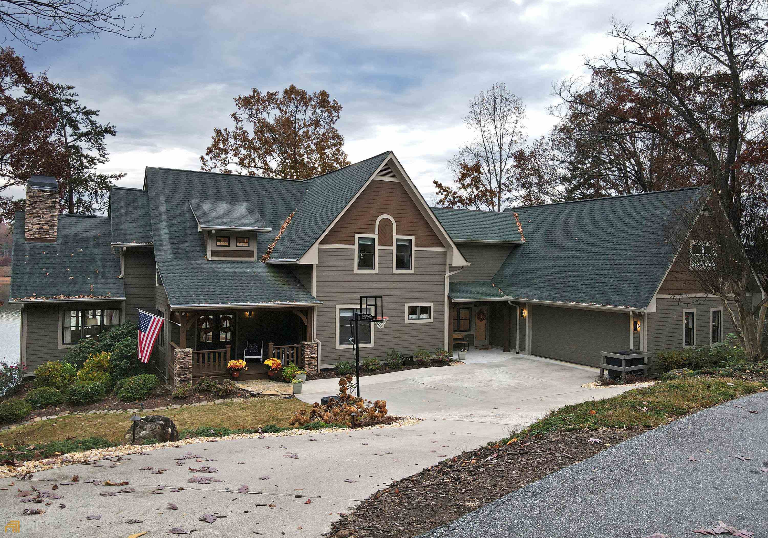 Property Photo: 193 Lakeshore Drive NC 28904
