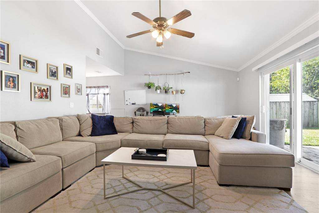 Property Photo: 118 Clyde Ave FL 32750