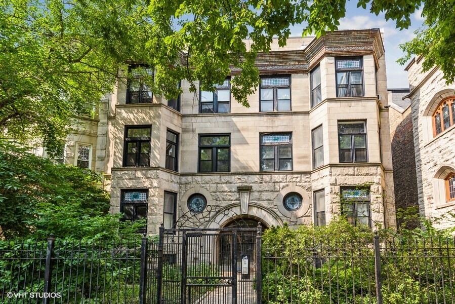 Property Photo: 4546 N Sheridan Road 2S IL 60640
