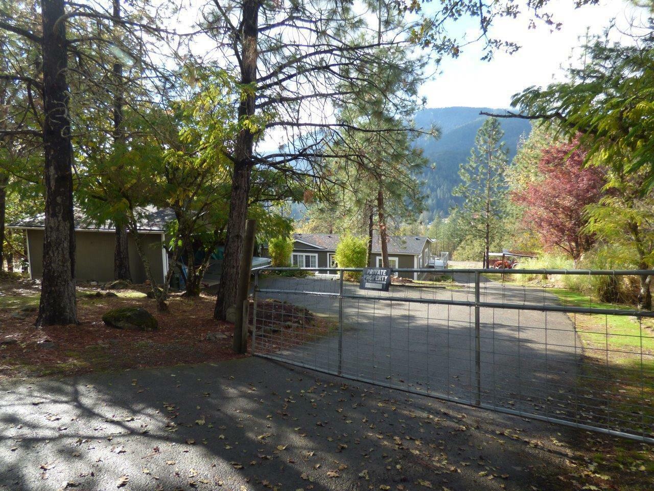 Property Photo: 780 Laurelwood Drive OR 97537