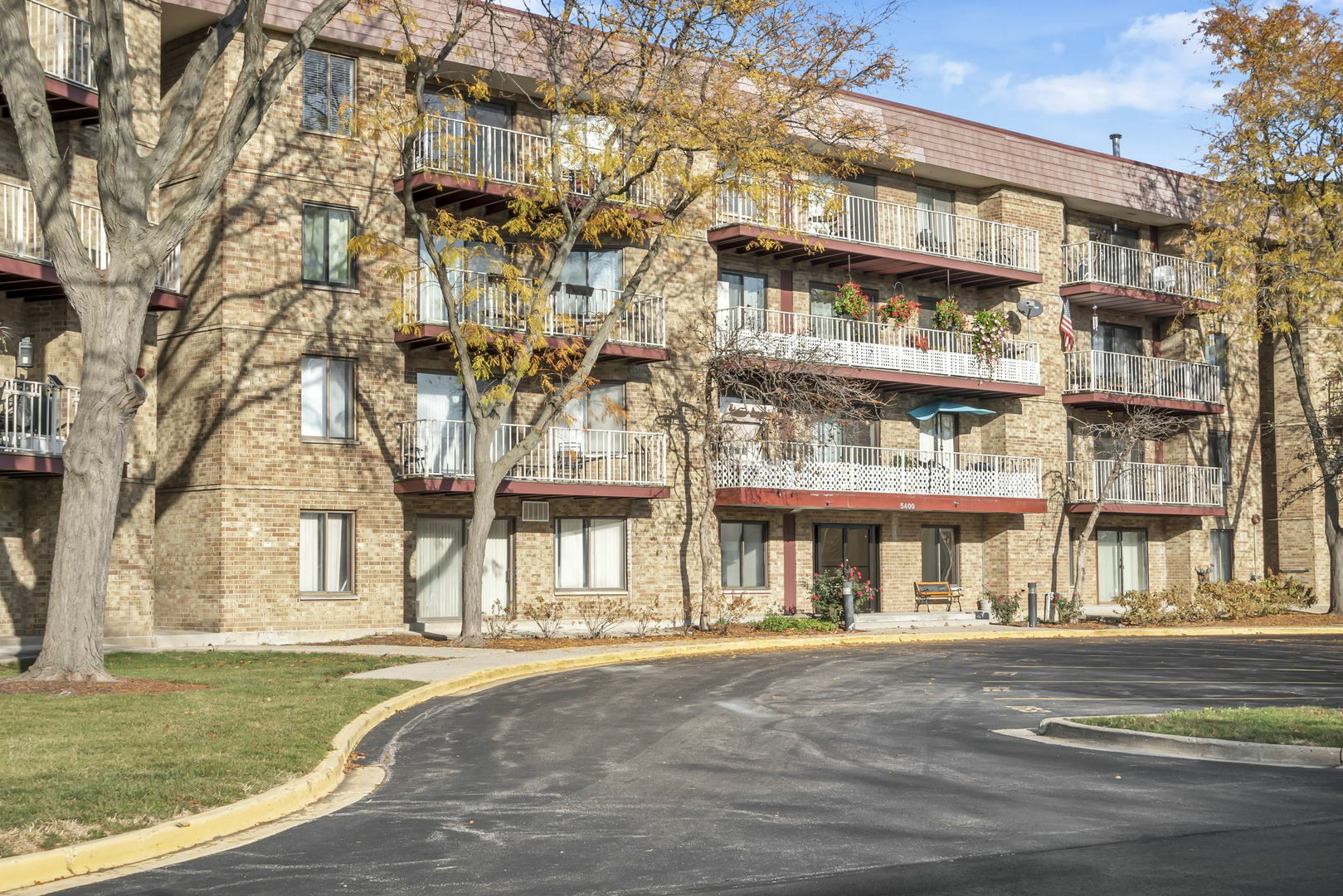 Property Photo: 5400 Astor Lane 212 IL 60008