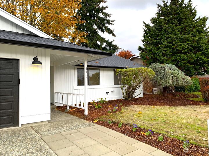 Property Photo:  4202 NE 24th Street  WA 98059 