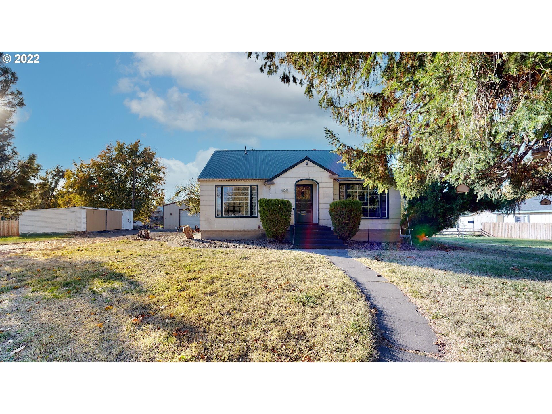 Property Photo: 84956 Hwy 339 OR 97862