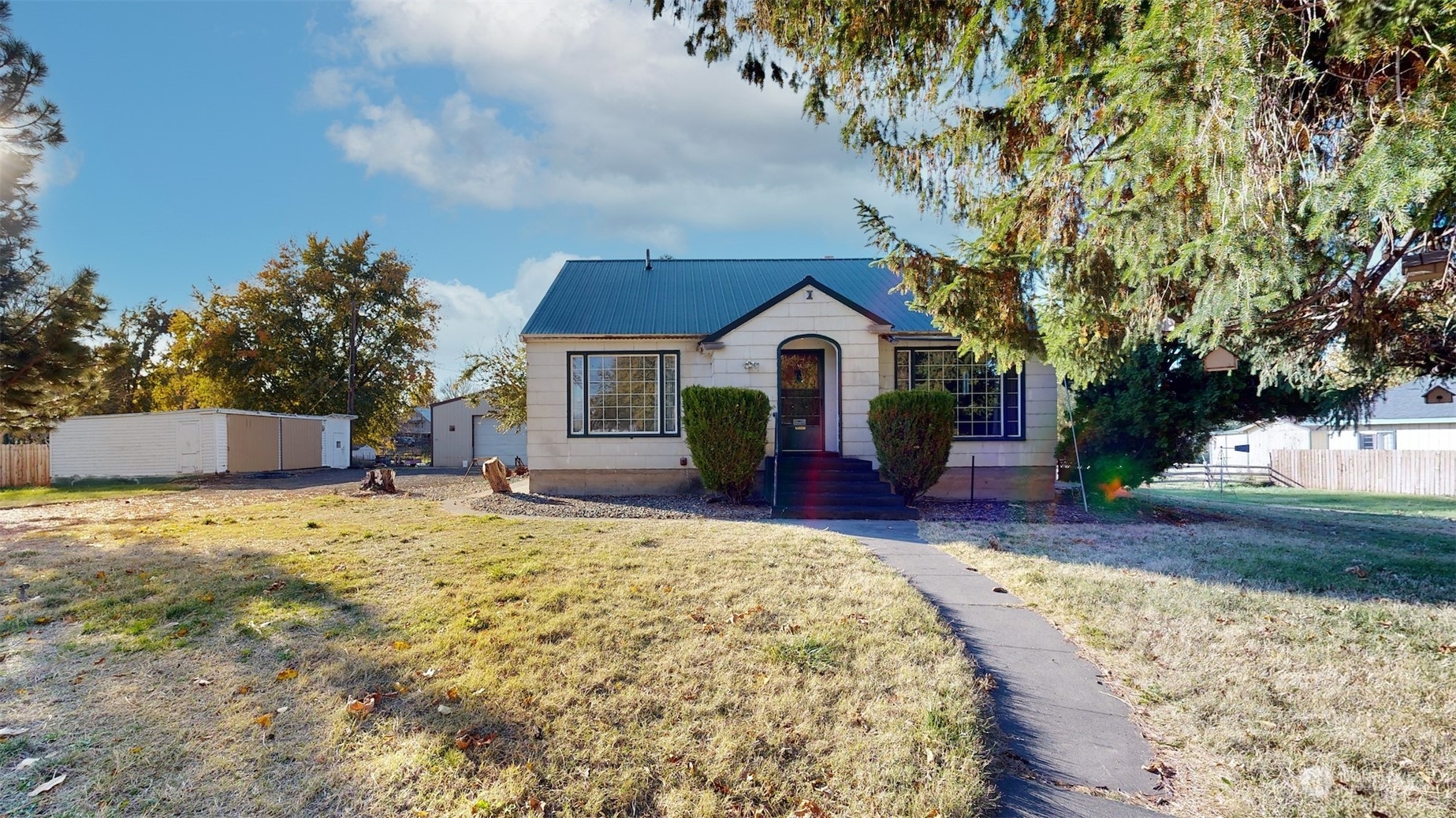 Property Photo: 84956 Hwy 339 OR 97862