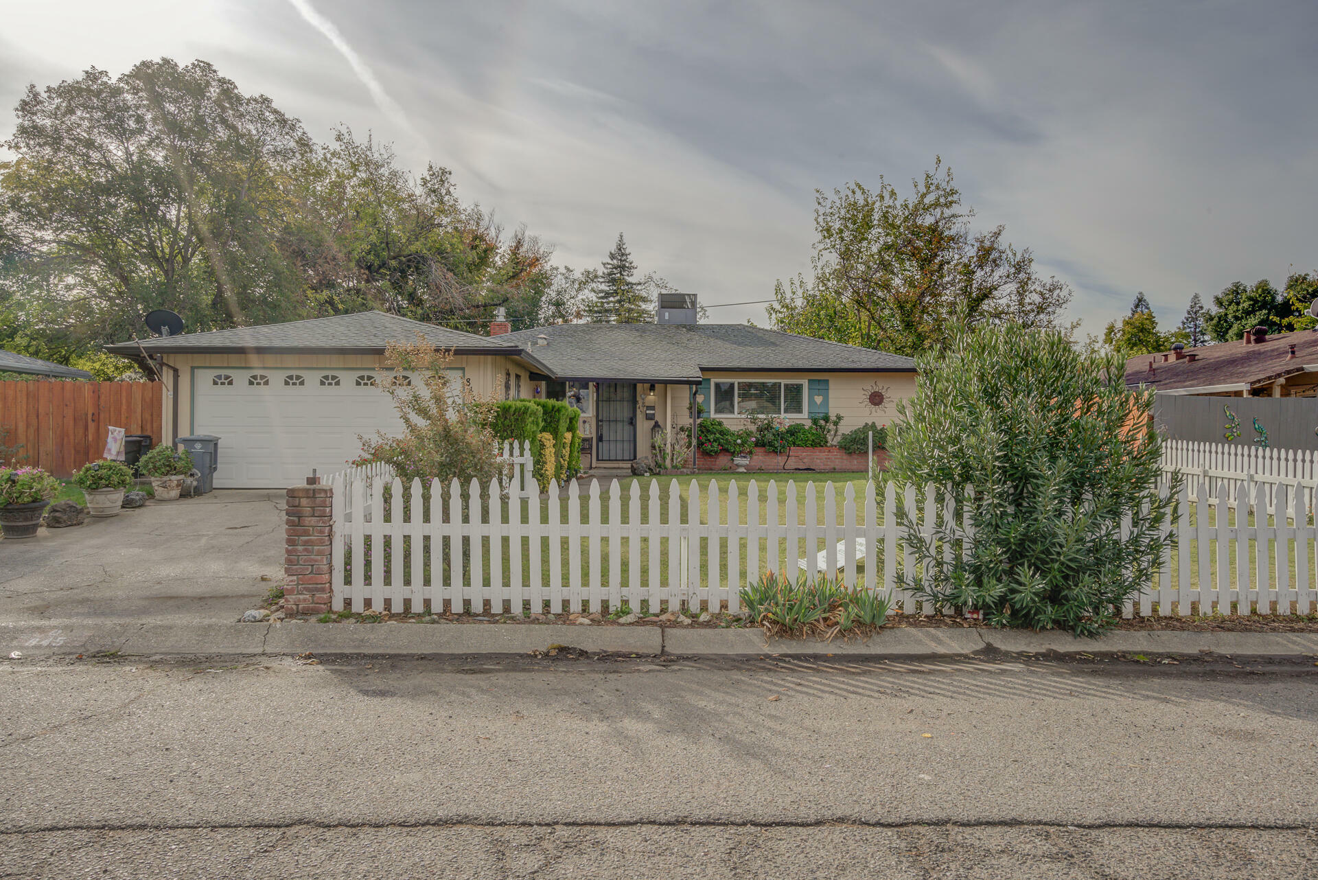 845 Shasta Avenue  Red Bluff CA 96080 photo