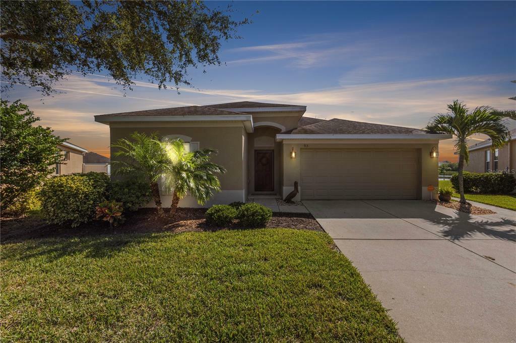 Property Photo: 913 Parker Den Drive FL 33570