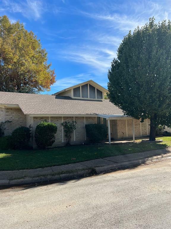 Property Photo: 2213 Seville Court TX 76013