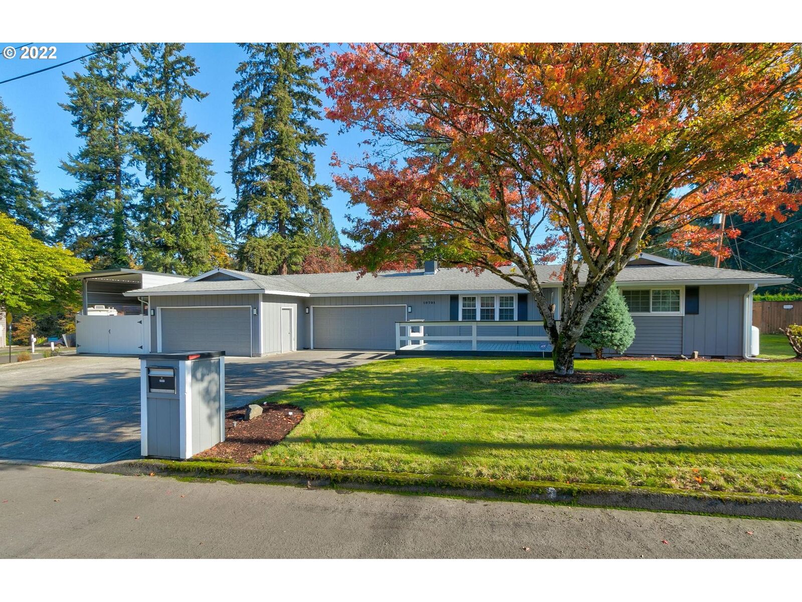 Property Photo: 10701 NE Crest Ave WA 98685