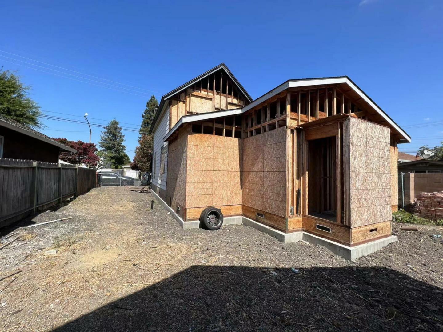 Property Photo: 530 Manzanita Street CA 94063