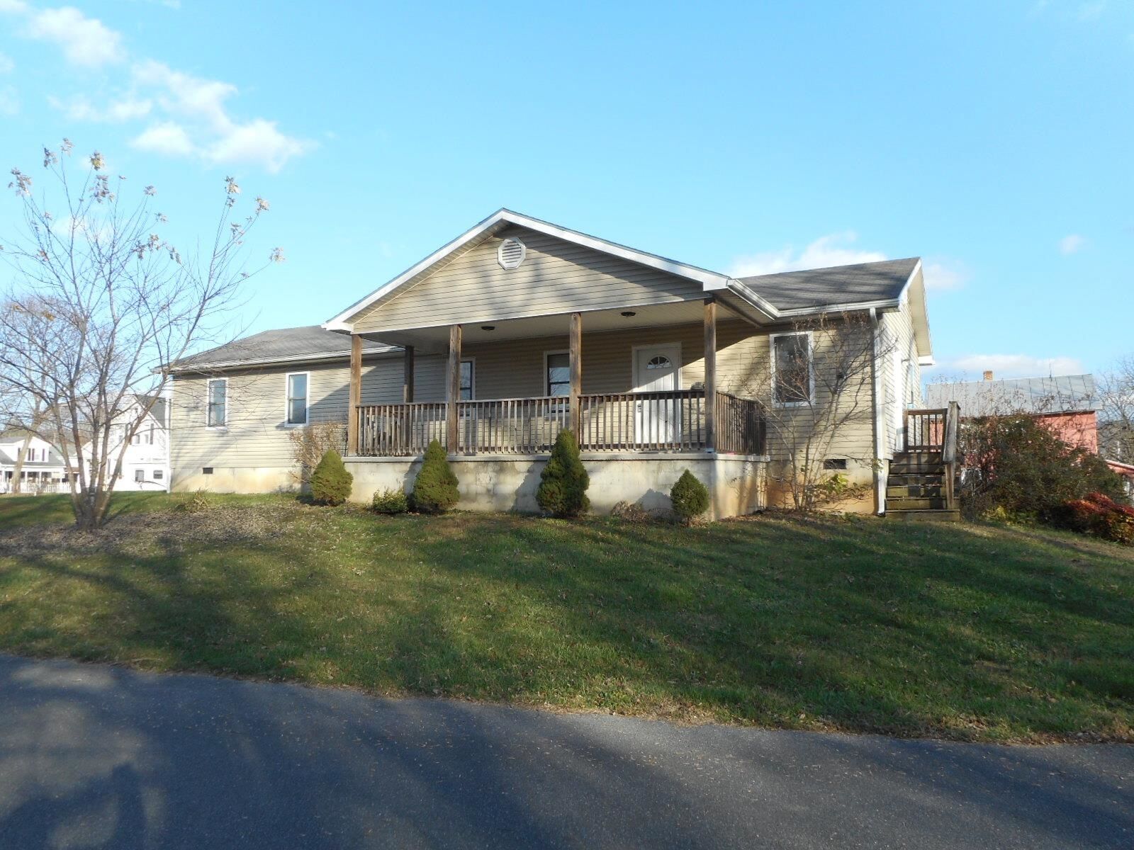 House for sale in Elkton 634 Wirt Ave, Elkton, VA 22827