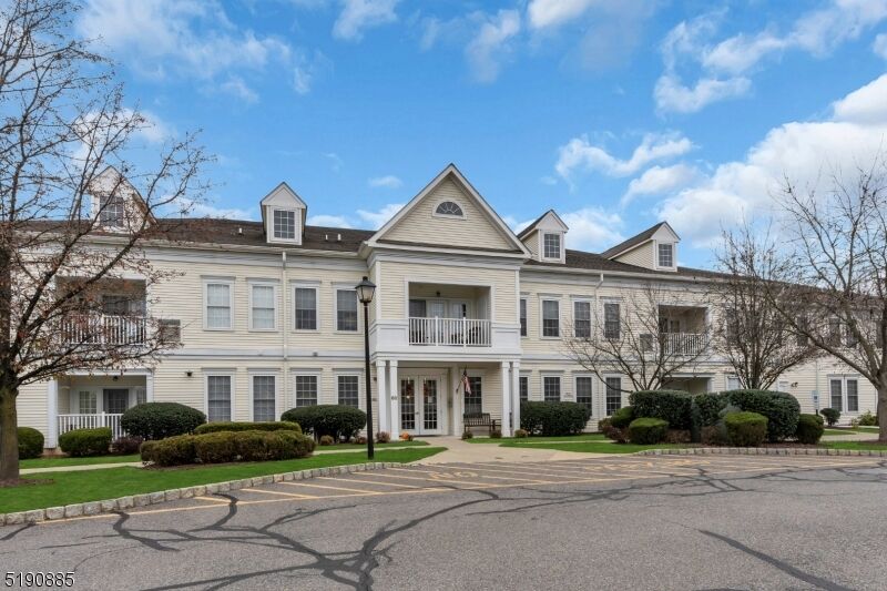 Property Photo:  6006 Brookfield Glen Dr 6006  NJ 07823 
