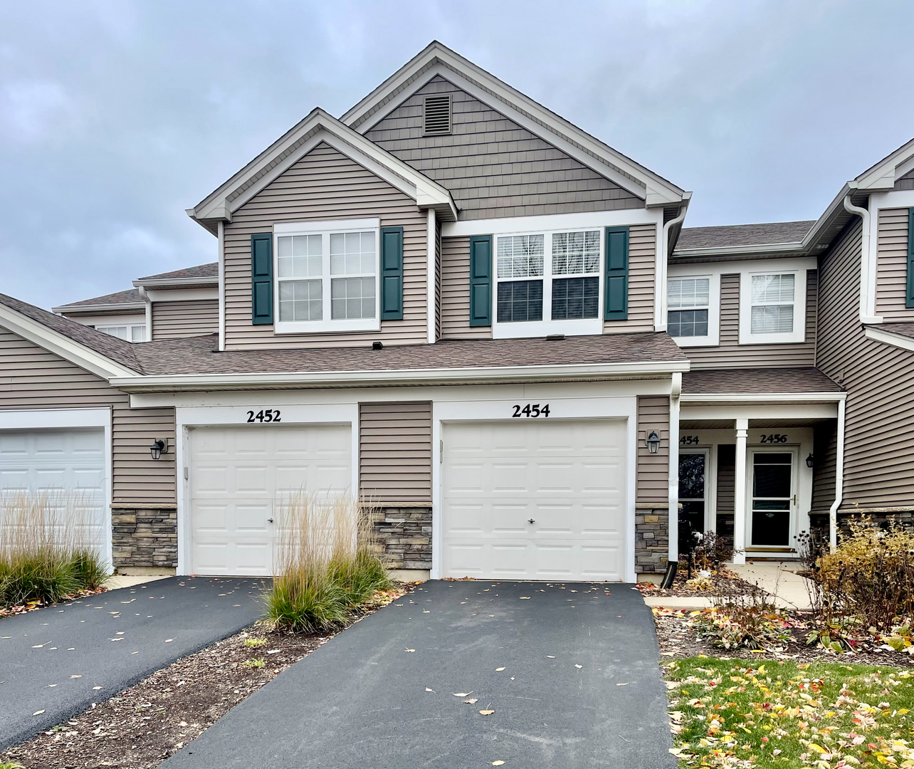 Property Photo: 2454 Golf Ridge Circle IL 60563