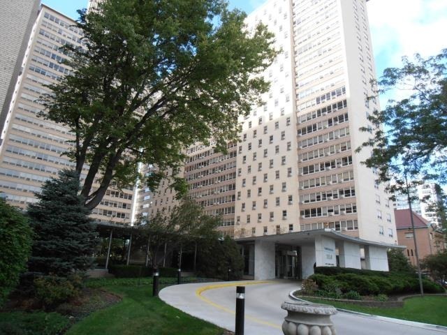 3950 N Lake Shore Drive 1308  Chicago IL 60613 photo