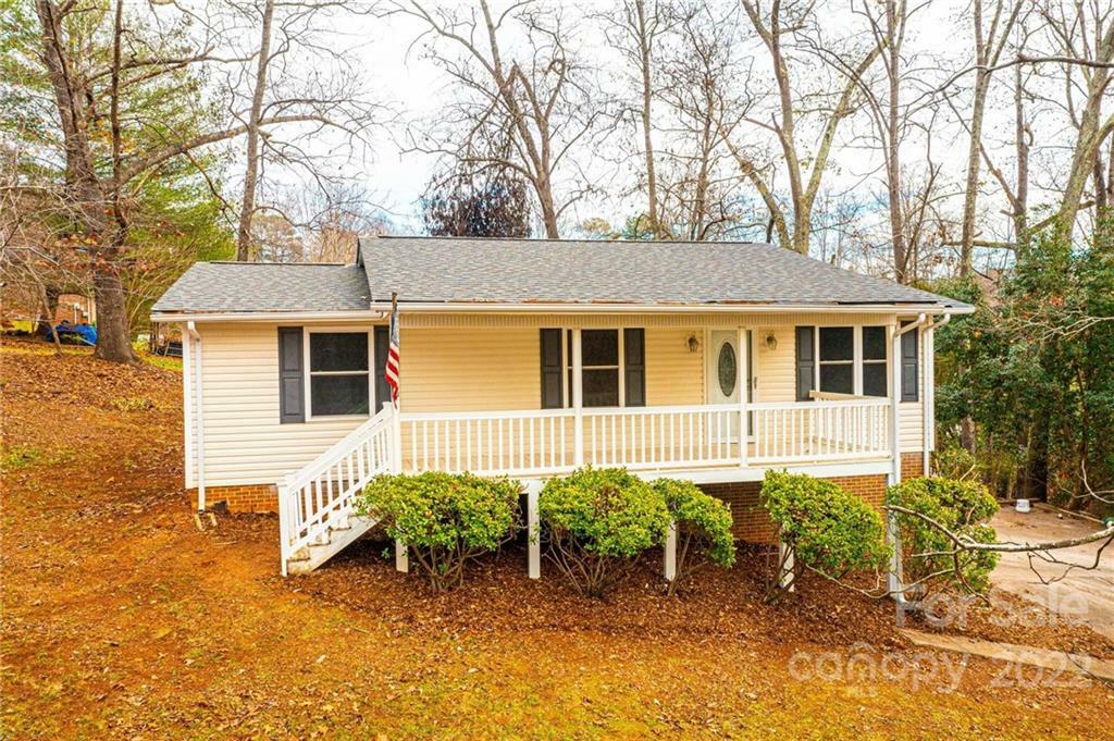 Property Photo: 1041 Carswell Street SW NC 28690