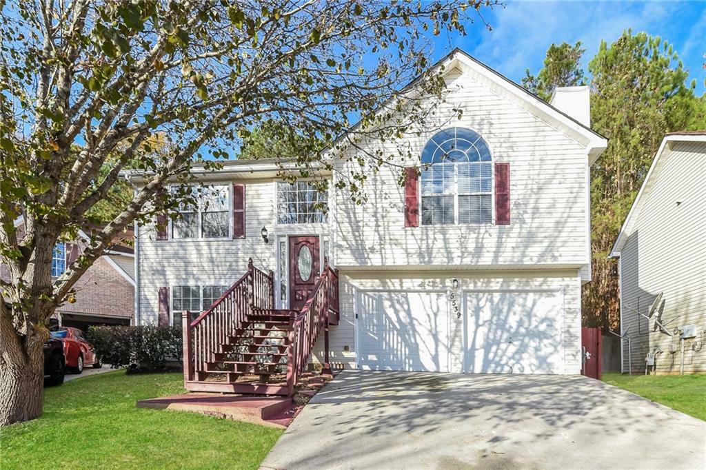 Property Photo: 5539 Sapphire Circle GA 30294