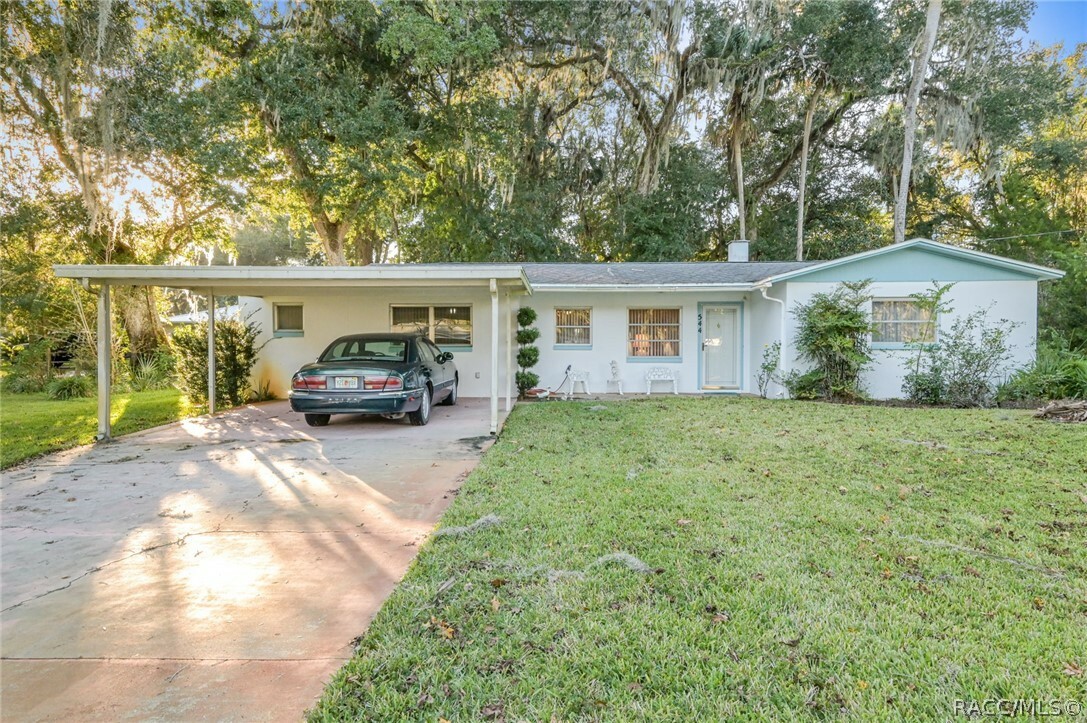 Property Photo:  544 S Little John Avenue  FL 34450 