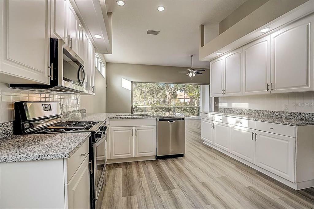 Property Photo: 8721 53rd Place E FL 34211