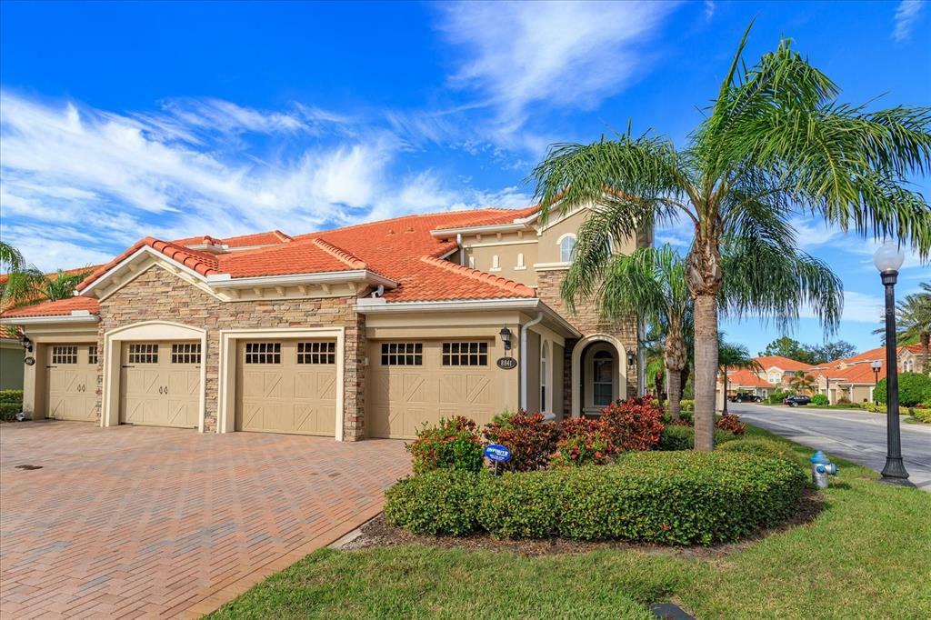 Property Photo: 8841 Della Scala Circle FL 32836