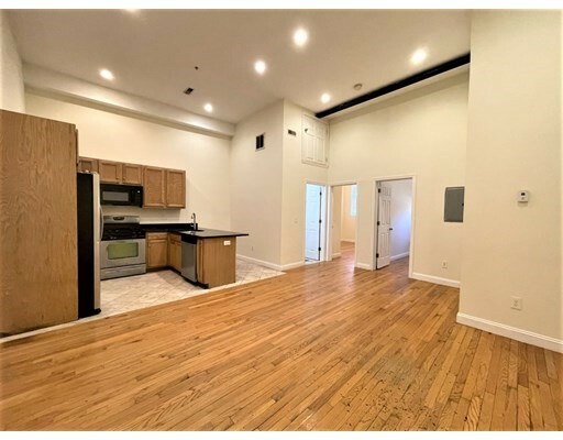 Property Photo: 62 Pleasant Street 9 MA 02148